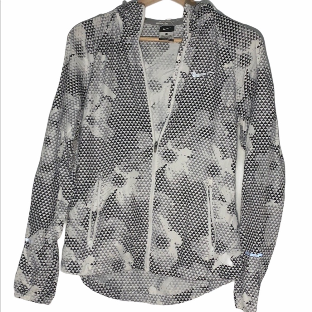 Nike Windbreaker (like new)
